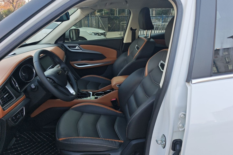 众泰T300 2017款 1.5T CVT尊享型中控内饰19