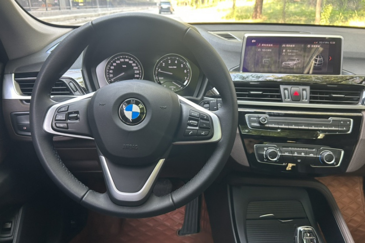 宝马X1 2020款 sDrive20Li 时尚型中控内饰7005