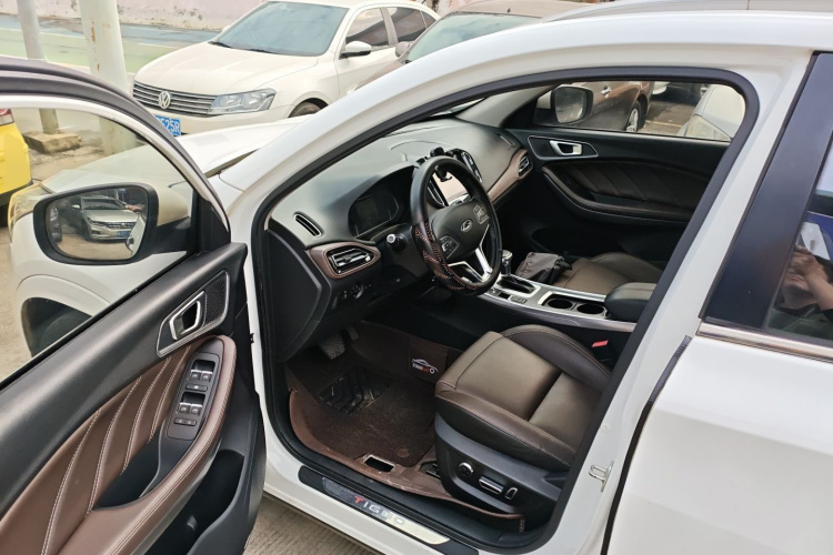 奇瑞 瑞虎7 2018款 1.5T 自动精英领先版 国V中控内饰20