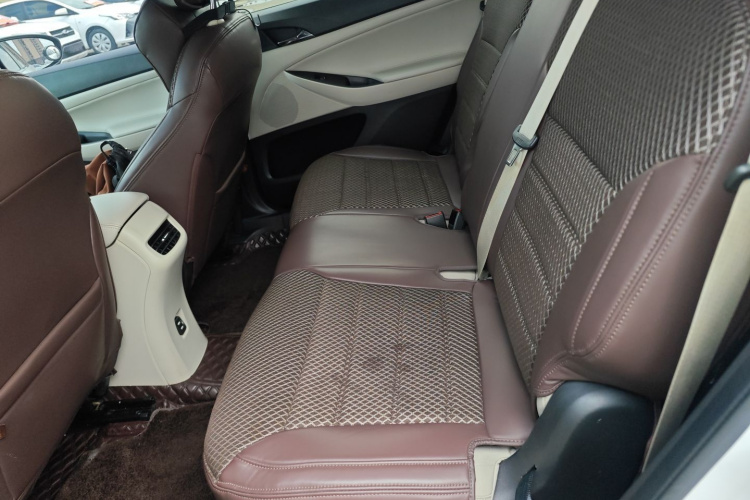 别克GL6 2018款 18T 5座精英型中控内饰21