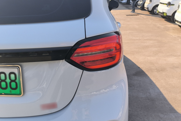 零跑汽车 零跑T03 2024款 403舒享版车身外观9