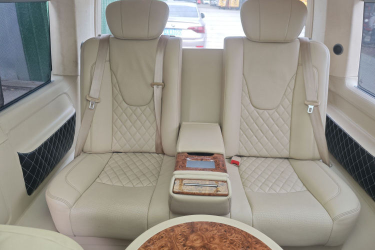 大众 凯路威 2018款 2.0TSI 四驱豪华版 7座中控内饰7005