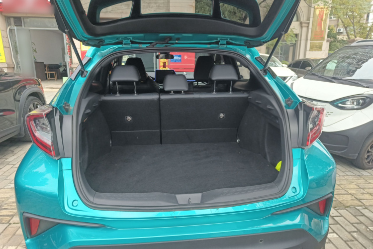 丰田C-HR 2020款 2.0L 豪华版局部细节23