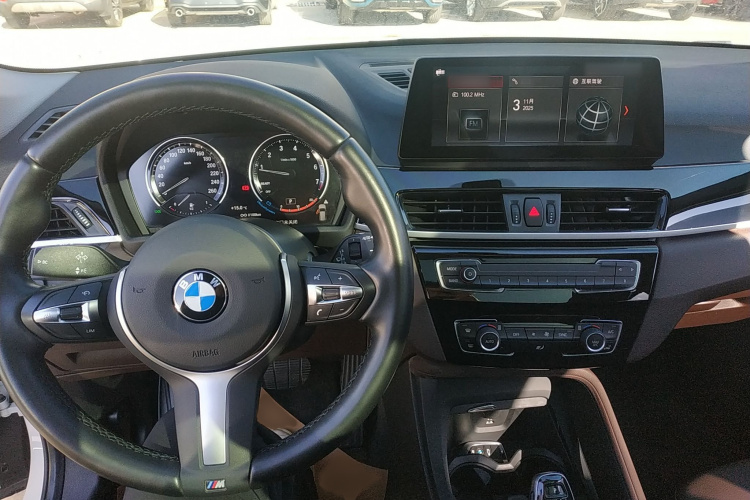 宝马X1 2022款 sDrive25Li 领先型中控内饰7002