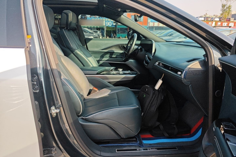 凯迪拉克 IQ锐歌 2022款 四驱高性能尊贵版局部细节41