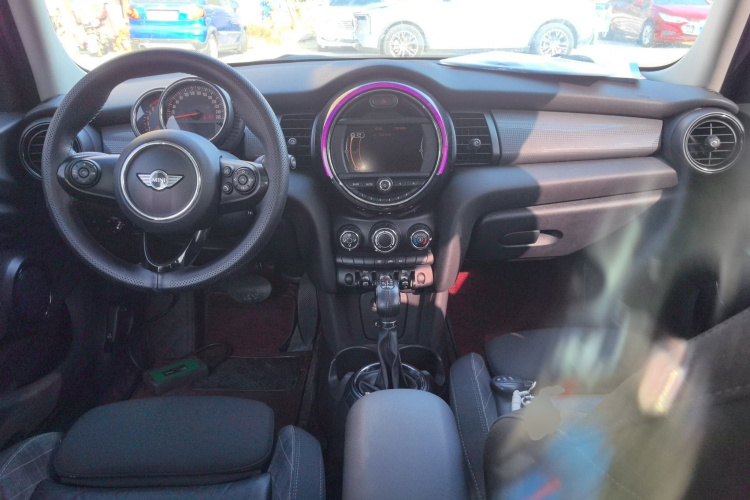 MINI 2015款 1.5T COOPER Fun 五门版中控内饰12