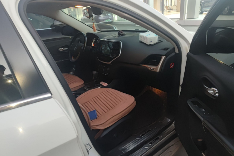 Jeep 自由光 2016款 2.4L 领先版局部细节9005
