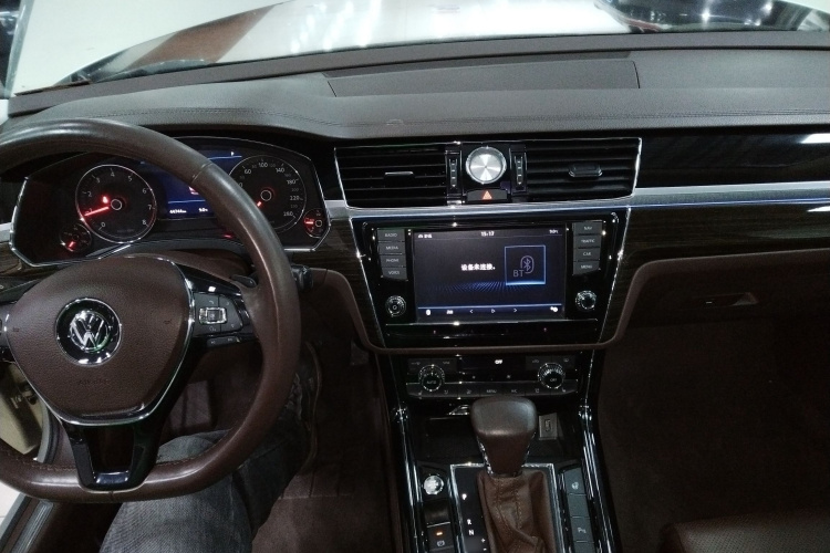 大众 辉昂 2016款 380TSI 两驱至尊版中控内饰12