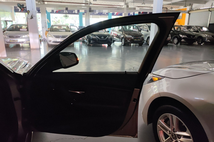 宝马3系 2018款 320Li 时尚型中控内饰7004