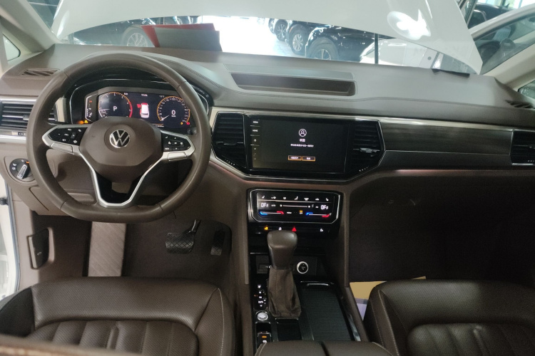 大众 威然 2020款 330TSI 豪华版中控内饰12
