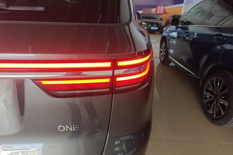 理想汽车 理想ONE 2021款 增程6座版车身外观9