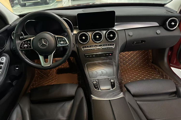 奔驰C级 2019款 改款 C 260 L 运动版中控内饰7013