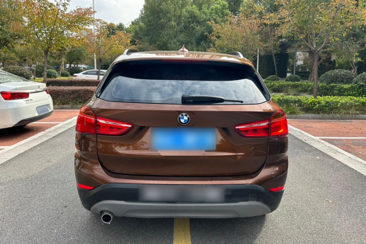 宝马X1 2016款 sDrive18Li 时尚型车身外观6004