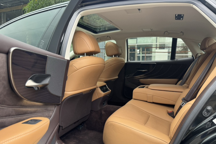 雷克萨斯LS 2020款 500h 卓越版 国VI中控内饰7005