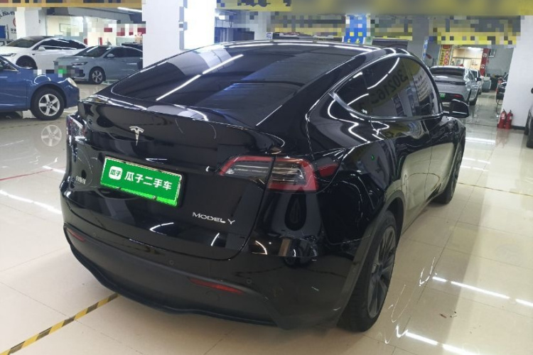特斯拉 Model Y 2023款 长续航全轮驱动版车身外观6005