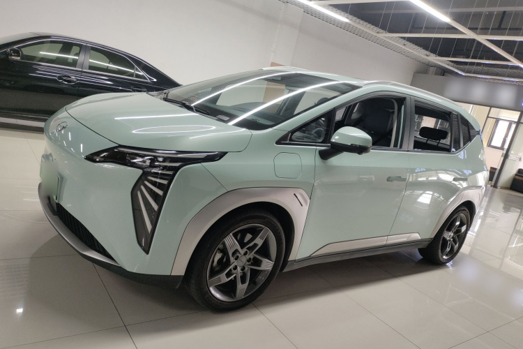 埃安 AION Y 2023款 Plus 510 科技版车身外观4