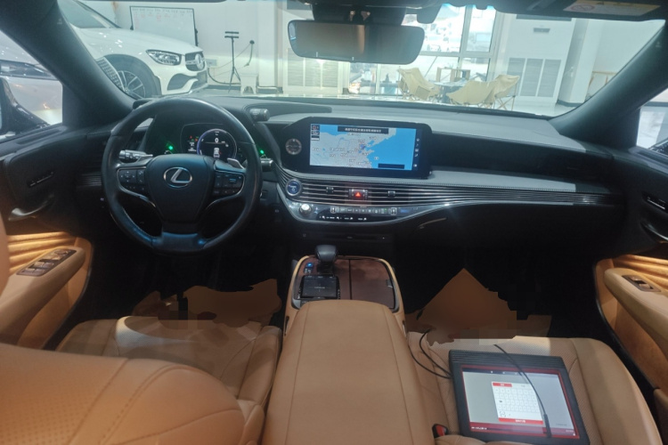 雷克萨斯LS 2021款 500h 卓越版中控内饰7002
