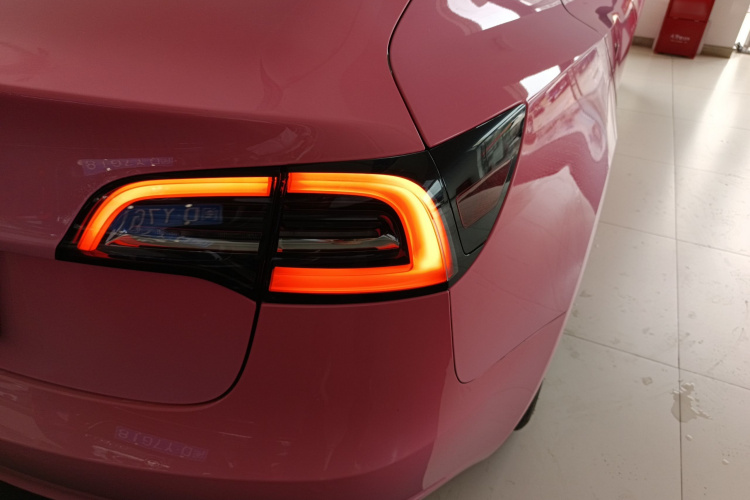 特斯拉 Model 3 2022款 后轮驱动版车身外观9