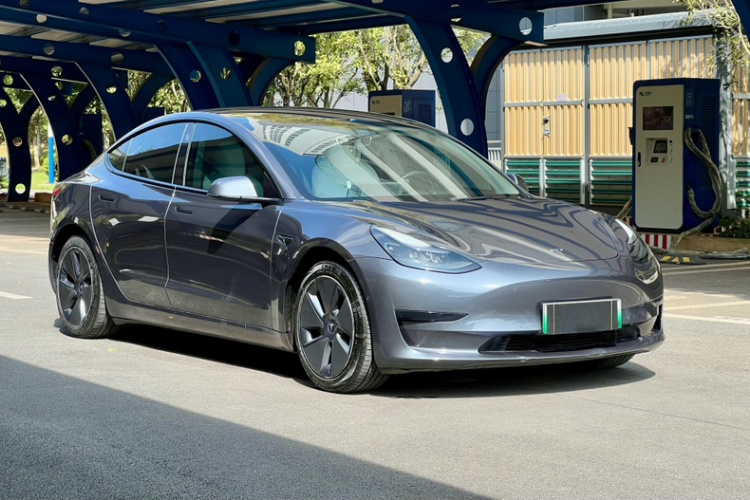 特斯拉 Model 3 2021款 标准续航后驱升级版 3D6车身外观6008