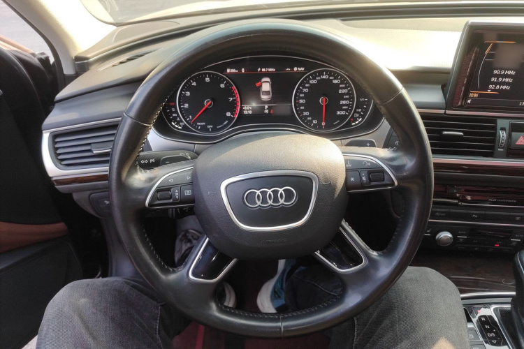 奥迪A6L 2017款 30 FSI 舒适型中控内饰13