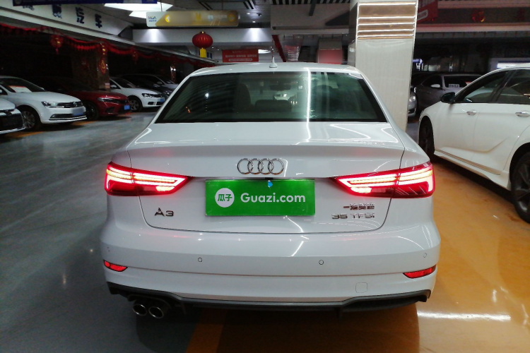 奥迪A3 2018款 30周年年型 Limousine 35 TFSI 时尚型车身外观6
