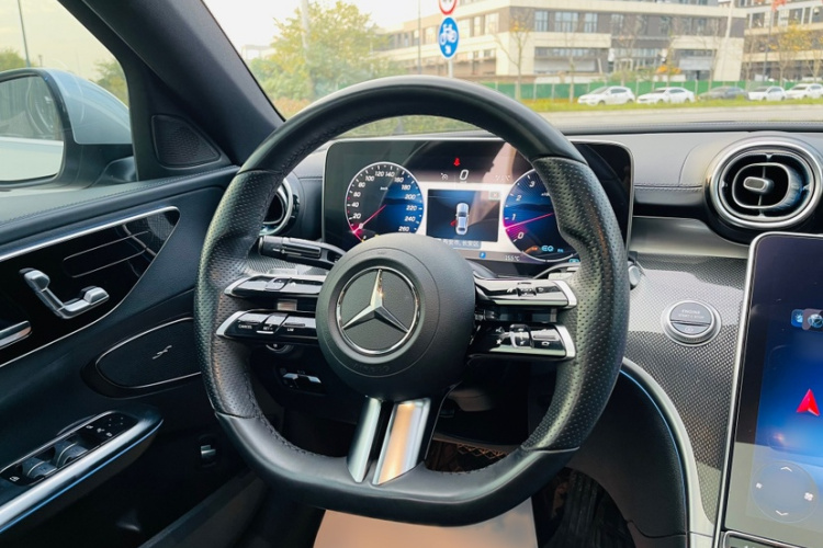 奔驰C级 2022款 C 260 L 运动版中控内饰7004