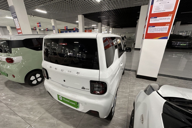 吉利银河 2024款 熊猫mini 200km 耐力熊车身外观7