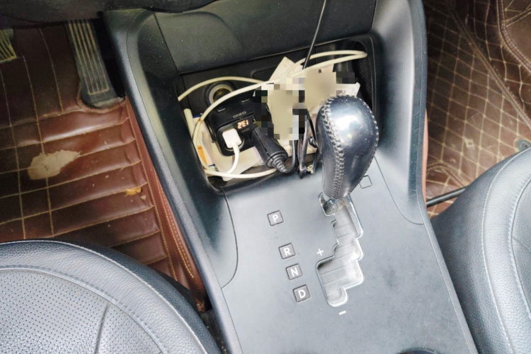 北京现代ix35 2012款 2.0L 自动两驱精英版GLS局部细节18