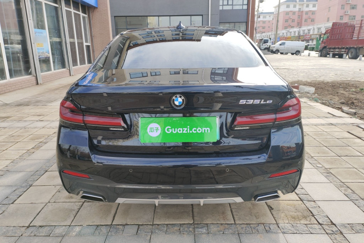 宝马5系新能源 2021款 535Le M运动套装车身外观6