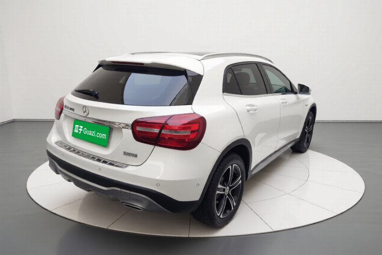 奔驰GLA 2018款 GLA 200 时尚型车身外观7