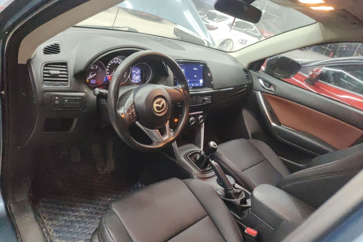 马自达CX-5 2015款 2.0L 手动两驱舒适型中控内饰7002