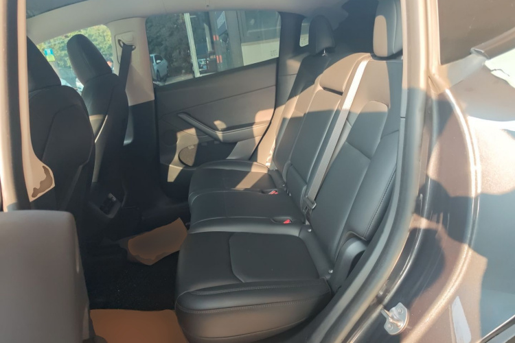 特斯拉 Model Y 2024款 后轮驱动版中控内饰21