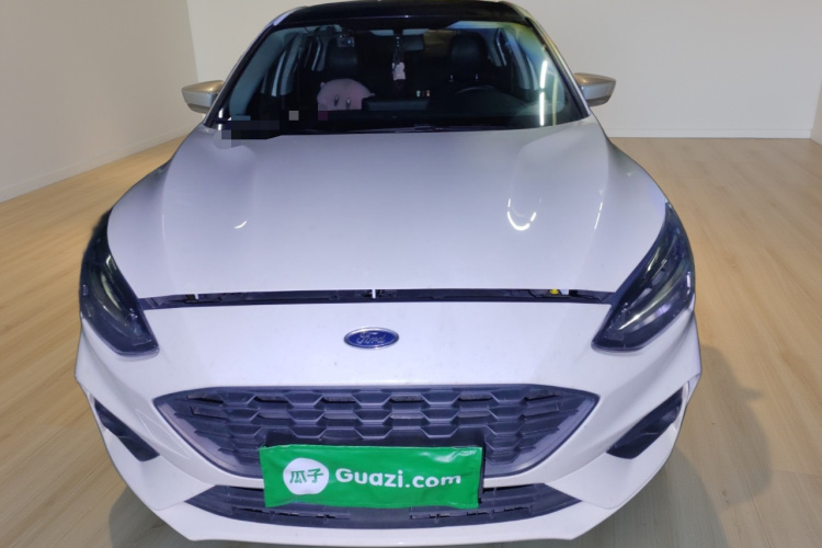 福特 福克斯 2021款 两厢 EcoBoost 180 自动锋潮型车身外观2