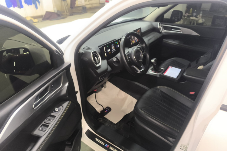 长城 金刚炮 2023款 2.0T自动柴油四驱精英型长箱GW4D20M中控内饰20