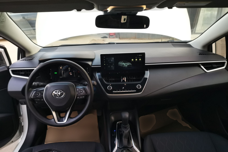 丰田 卡罗拉 2023款 1.8L 智能电混双擎 先锋版中控内饰12
