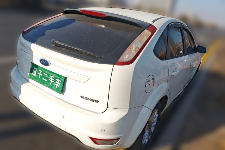 福特 福克斯 2013款 两厢经典 1.8L 手动基本型车身外观7