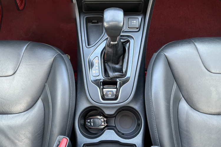 Jeep 自由光 2019款 2.0T 两驱智享版 国V局部细节18