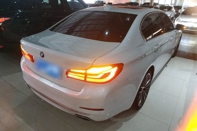 宝马5系 2020款 530Li 尊享型 豪华套装车身外观7