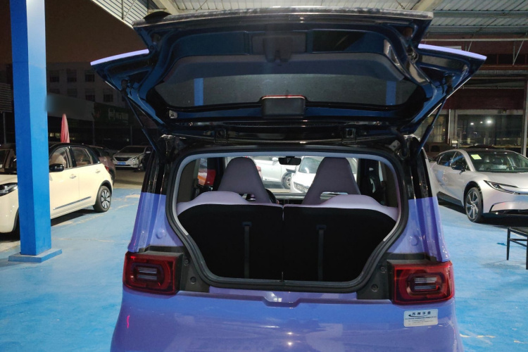 五菱汽车 宏光MINIEV 2022款 马卡龙时尚款 三元锂机舱底盘23