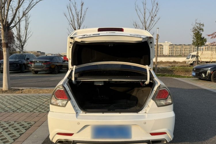 东南 V3菱悦 2015款 1.5L 手动风采版局部细节9005