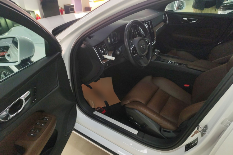 沃尔沃S60 2021款 T4 智远豪华版中控内饰20