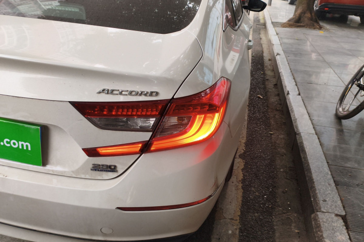 本田 雅阁 2018款 230TURBO 舒适版 国VI车身外观9