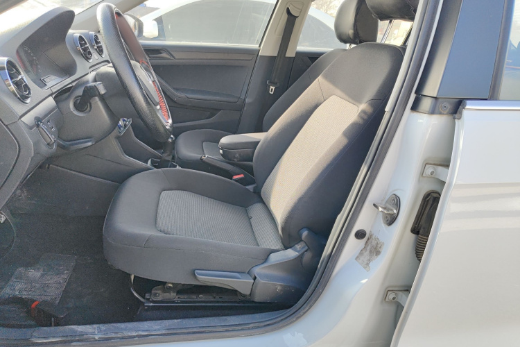 大众 捷达 2019款 梦想版 1.4L 手动时尚型中控内饰19