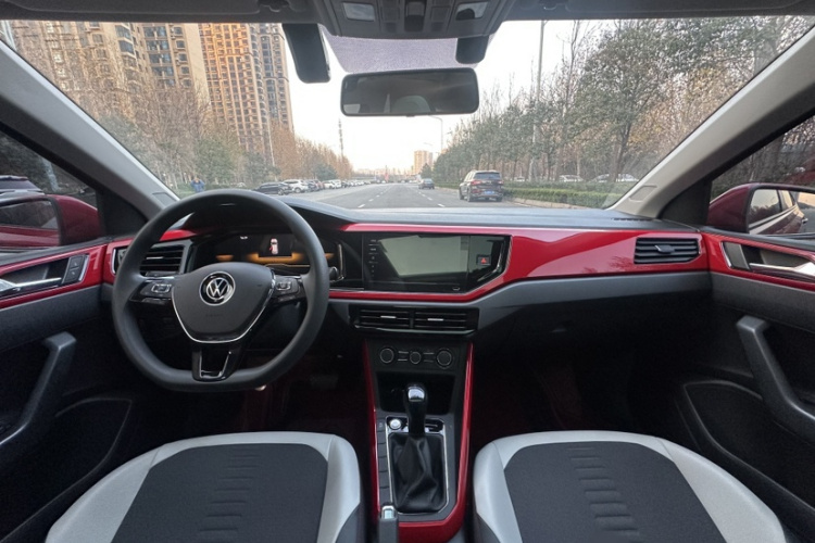 大众 Polo 2023款 改款 Plus 1.5L 自动炫彩科技版中控内饰7003