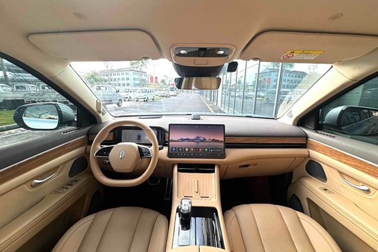 鸿蒙智行 问界M7 2024款 1.5T 智驾四驱Max版 6座中控内饰7004