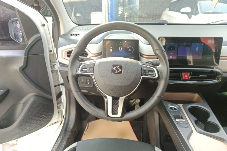 思皓 花仙子 2021款 302km 豪华型 31.4kWh中控内饰13