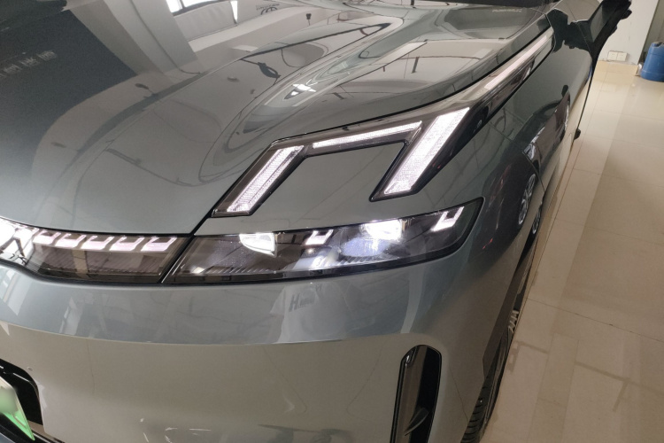 领克08 EM-P 2025款 220km 四驱性能Halo局部细节36