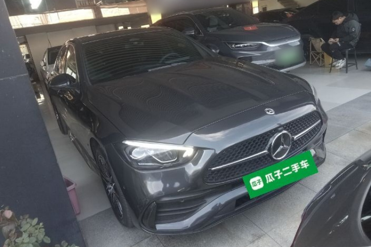 奔驰C级 2022款 C 260 L 运动版车身外观3