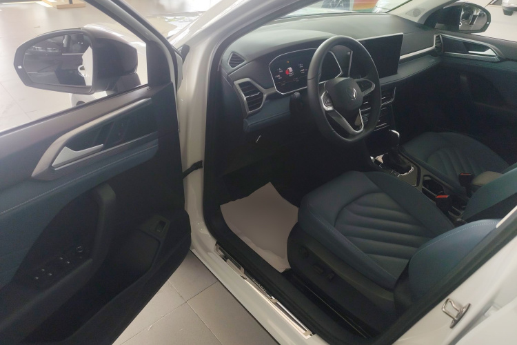 大众 途岳 2024款 300TSI 两驱月尊版中控内饰20