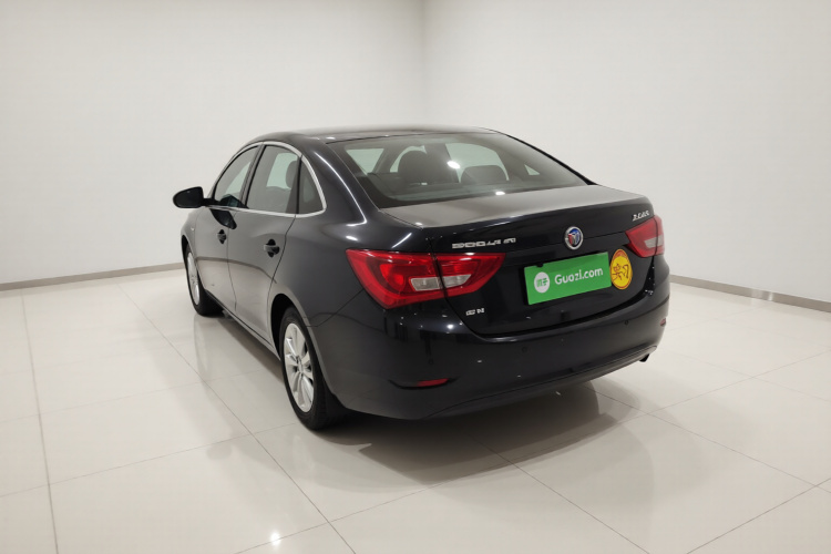 别克 英朗 2015款 15N 自动精英型车身外观5